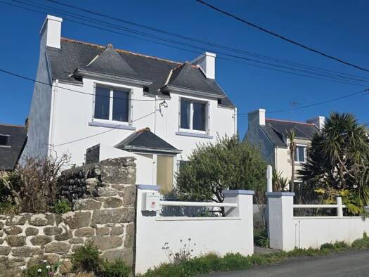 Maison à vendre 232 000 € 4 pièces 2 chambres 70 m² 273 m² de terrain Saint Guenole-Saint Pierre Penmarch 29760
