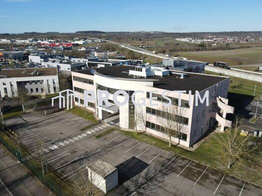 Espace bureau à vendre 3 231 450 € 1 503,6 m² de bureaux divisible de 221 m² à 1 504 m² Toison d'Or-Zone Industrielle Dijon 21000