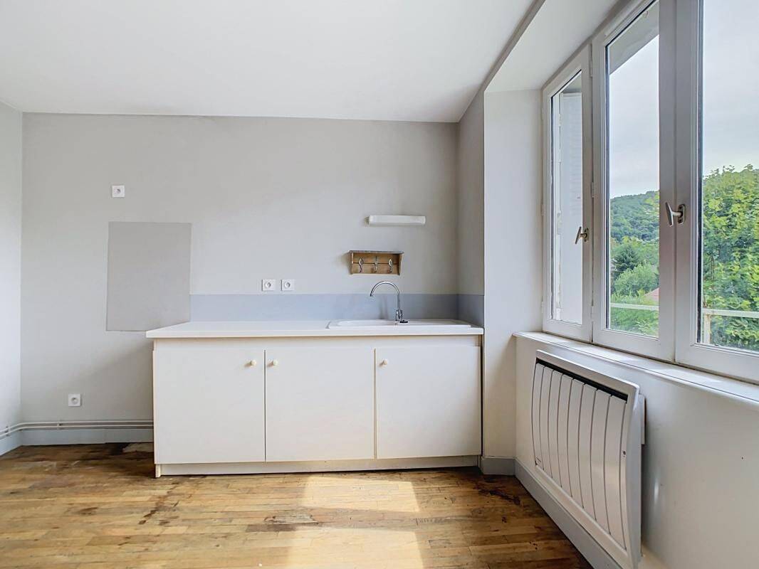 Appartement 3 pièces 60 m² · à Saint-Martin-Valmeroux · 60 m² · 405 €/mois