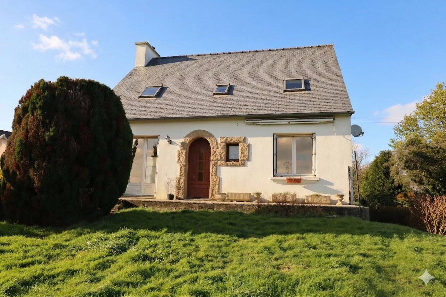 Maison 5 pièces 99 m² · à Trébrivan · 98,5 m² · 118 200 €