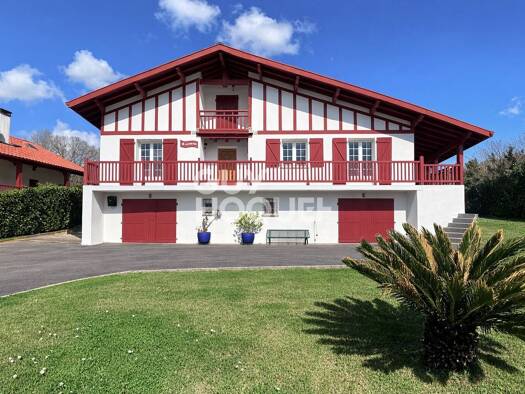 Maison à vendre 442 000 € 5 pièces 3 chambres 122 m² 855 m² de terrain Est Hasparren 64240