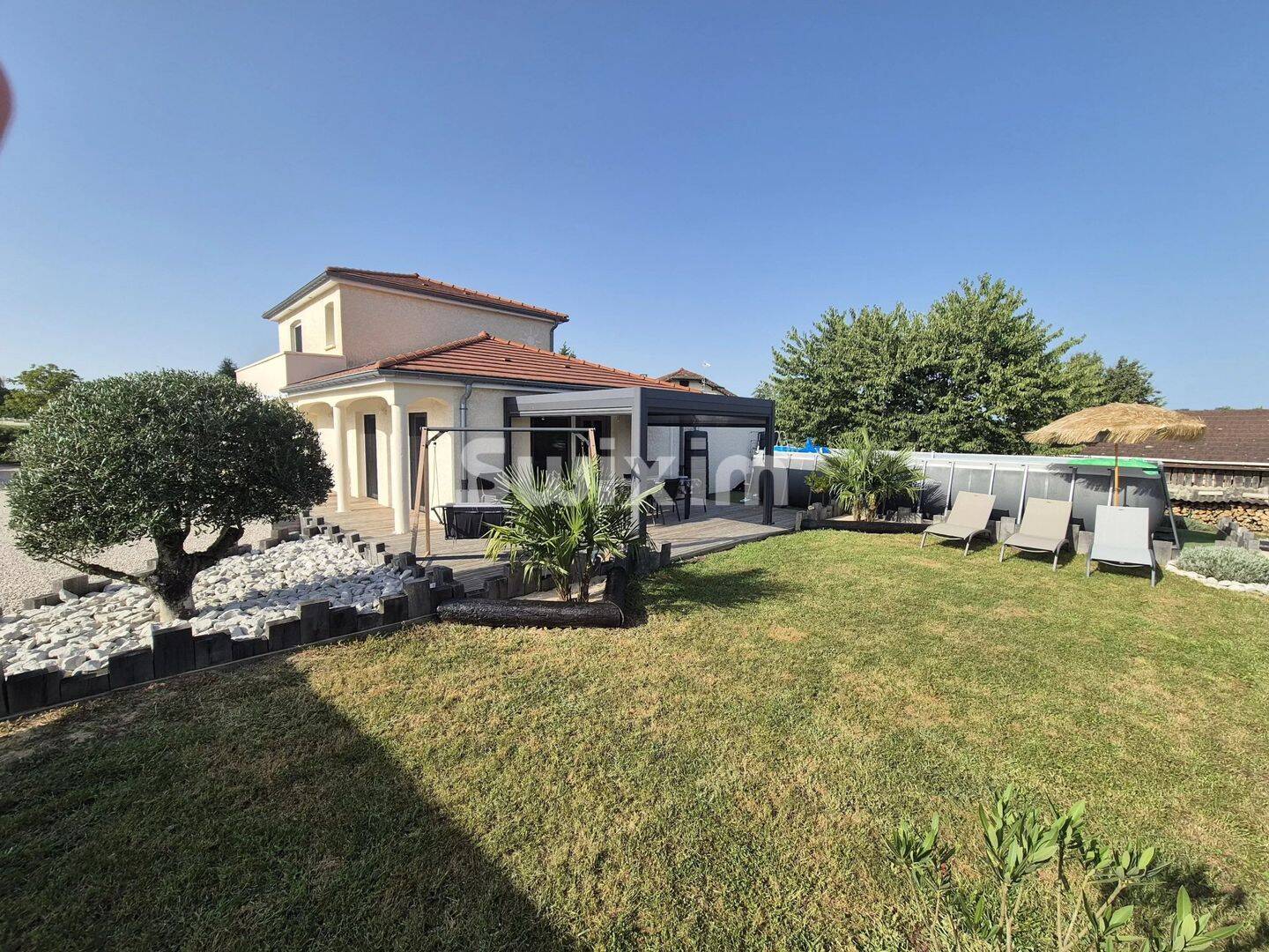 Maison 6 pièces 110 m² · à Le Deschaux · 110 m² · 397 000 €
