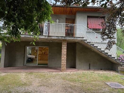 Maison à vendre 220 000 € 6 pièces 3 chambres 136 m² 2 311 m² de terrain Crêches-sur-Saône 71680