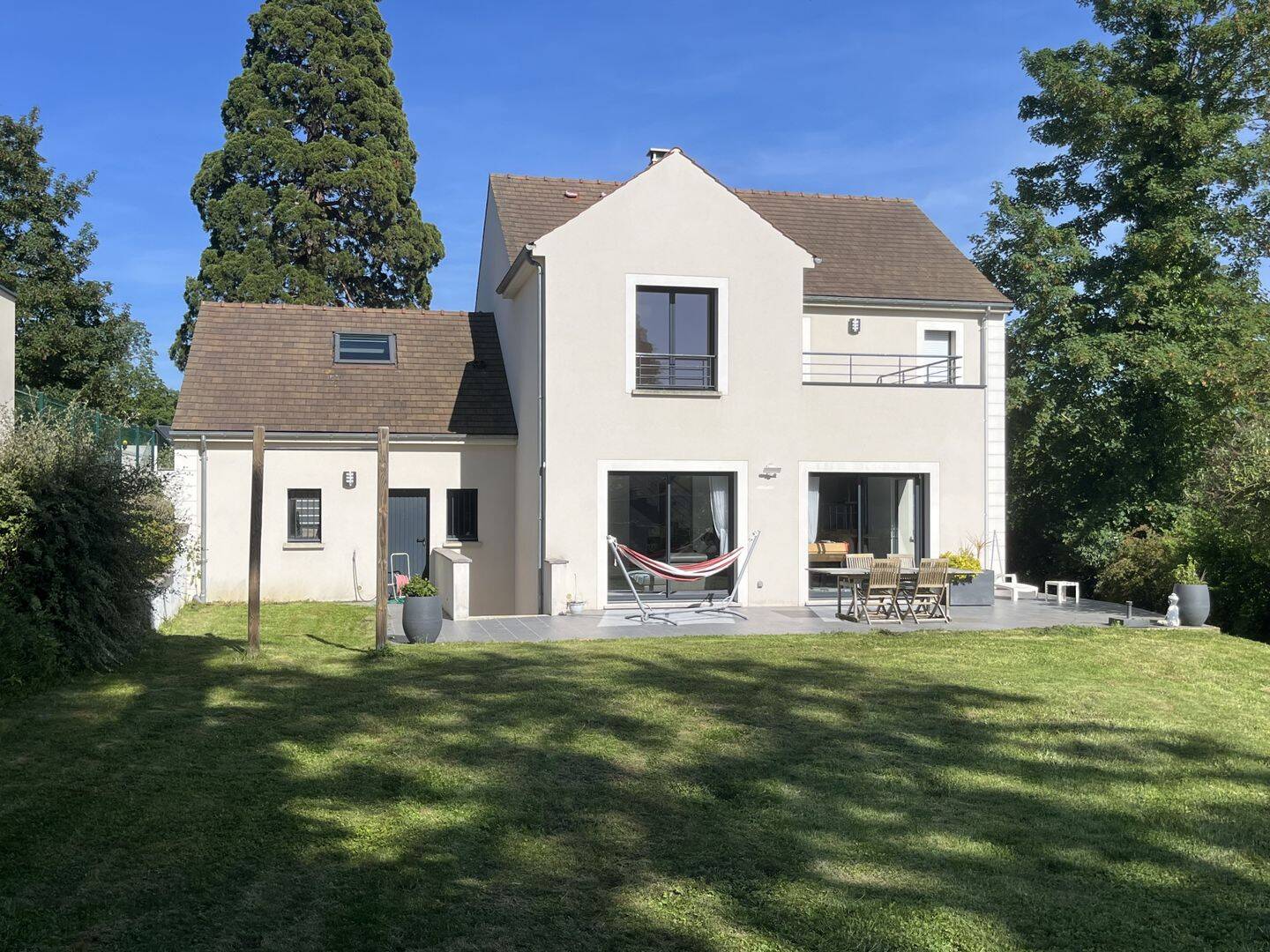 Maison 8 pièces 200 m² · à Crespières · 200 m² · 899 000 €