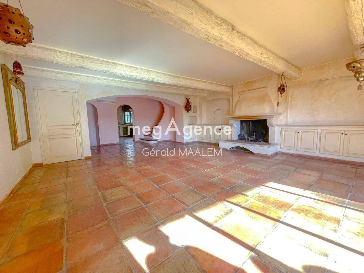 Maison 7 pièces 231 m² · à Cogolin · 231 m² · 739 000 €