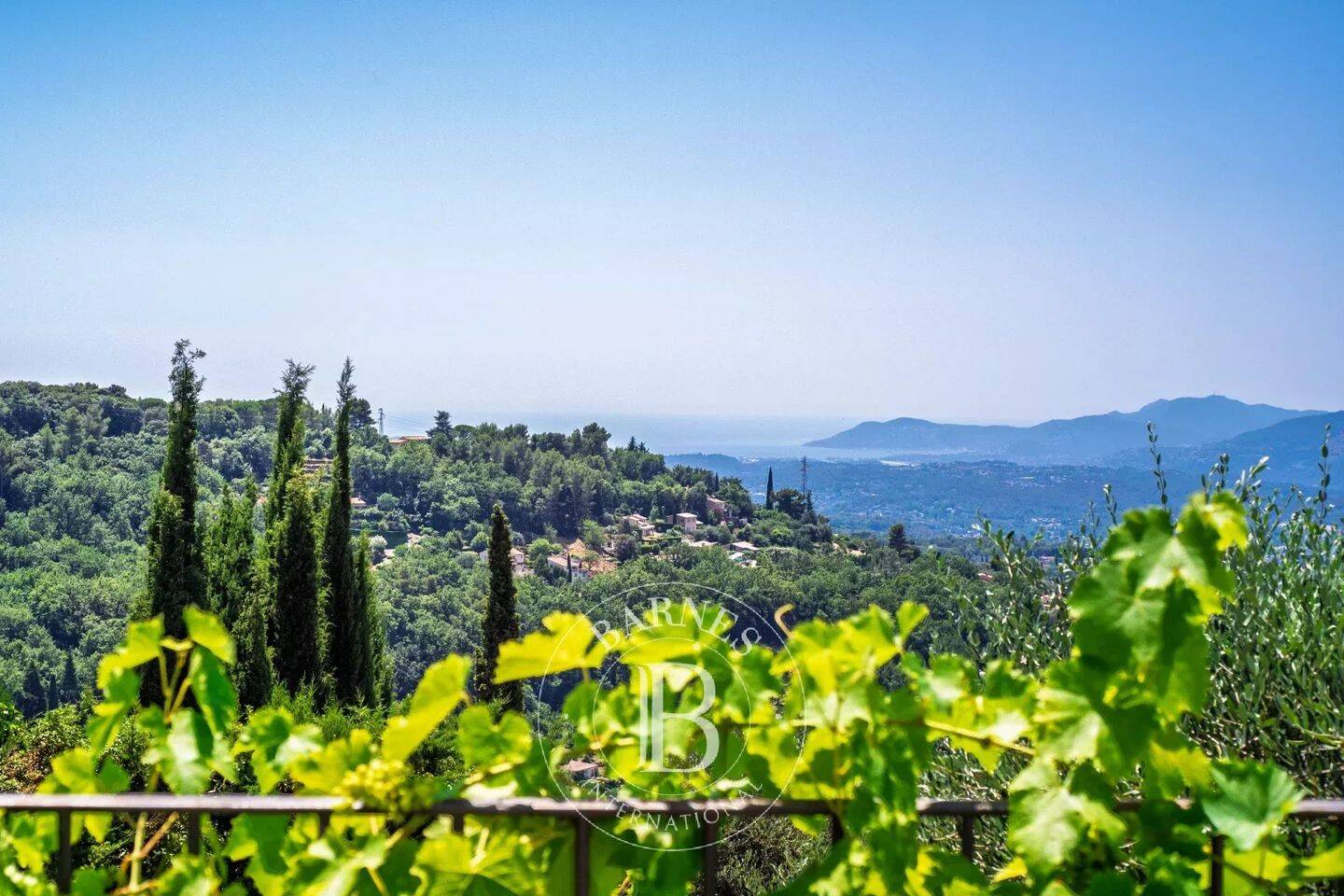 Maison 6 pièces 135 m² · à Châteauneuf-Grasse · 135 m² · 1 085 000 €