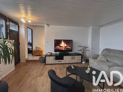 Appartement à vendre 137 000 € 3 pièces 2 chambres 71,4 m² RDC/3 Murat-le-Quaire 63150