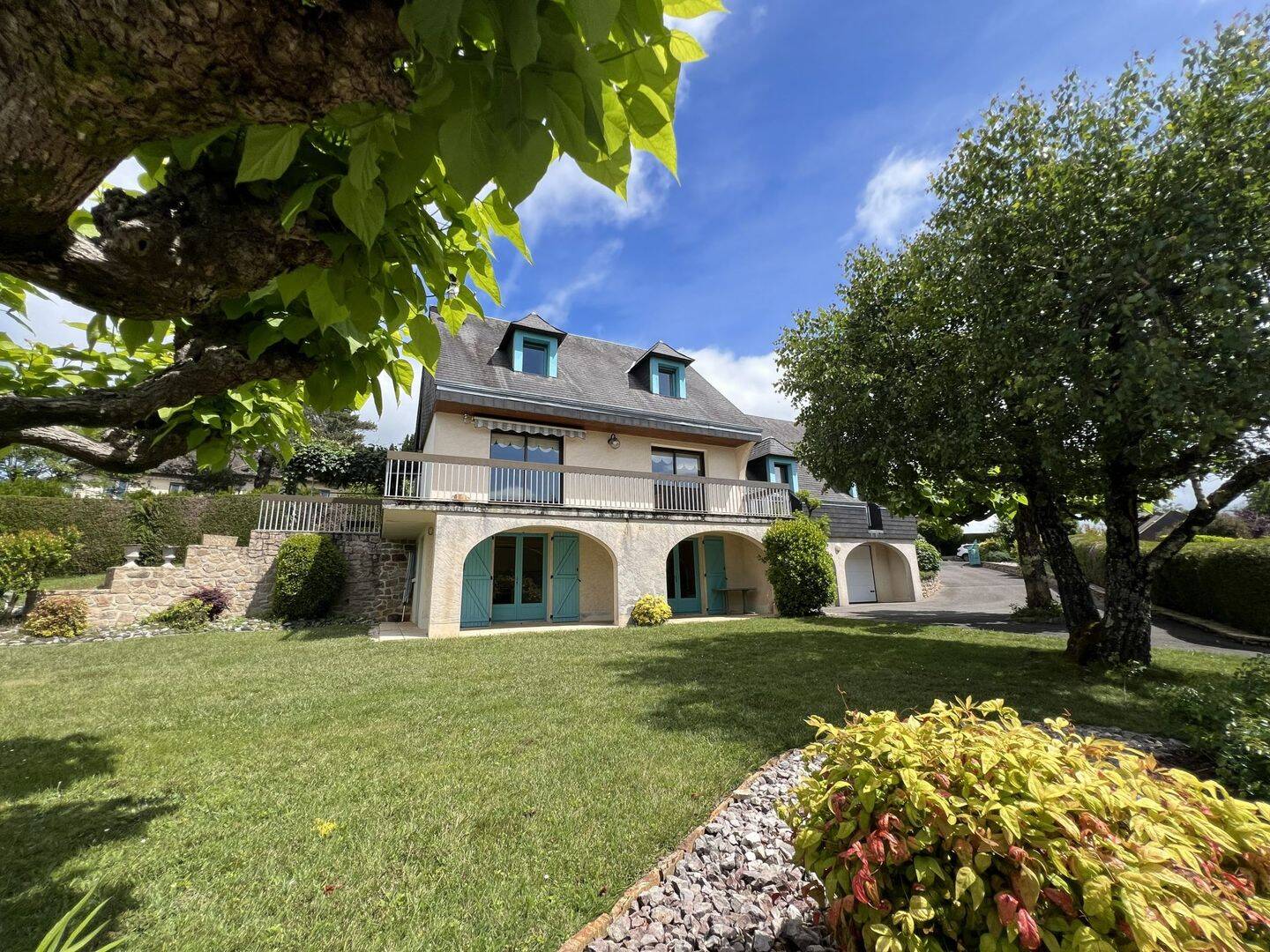 Maison 7 pièces 175 m² · à Chameyrat · 175 m² · 275 000 €
