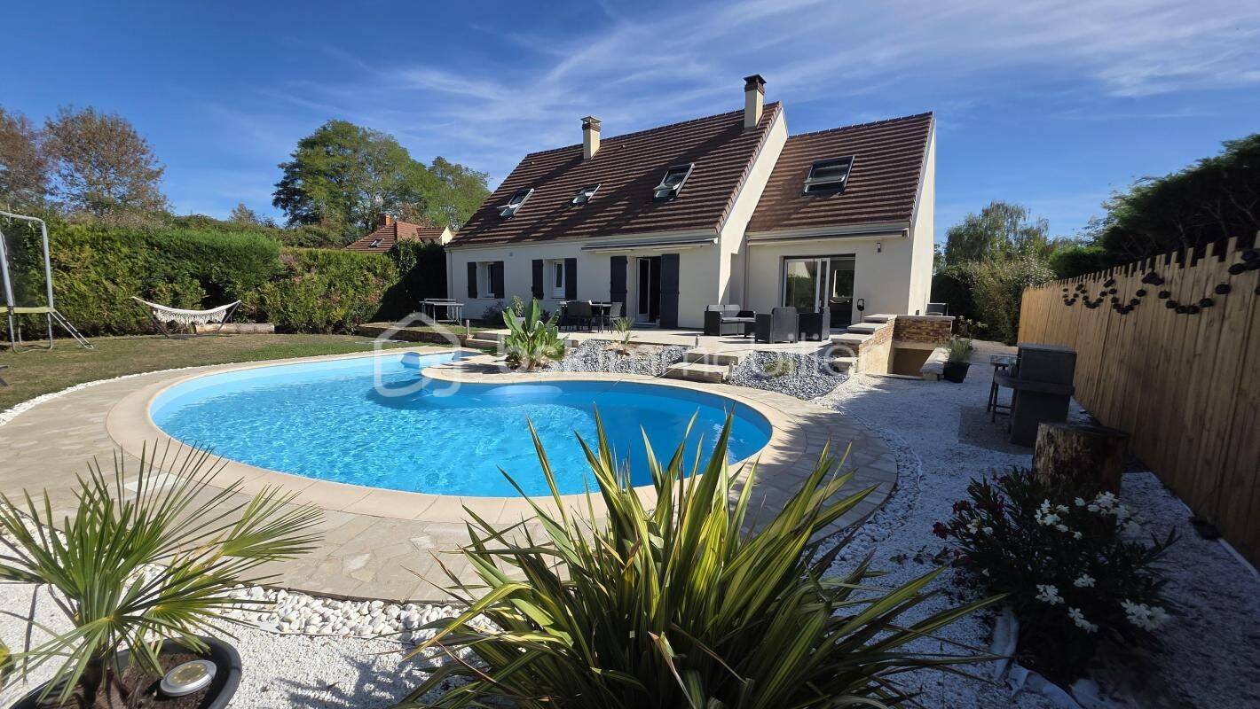 Maison 8 pièces 183 m² · à Saint-Germain-lès-Corbeil · 183 m² · 689 000 €