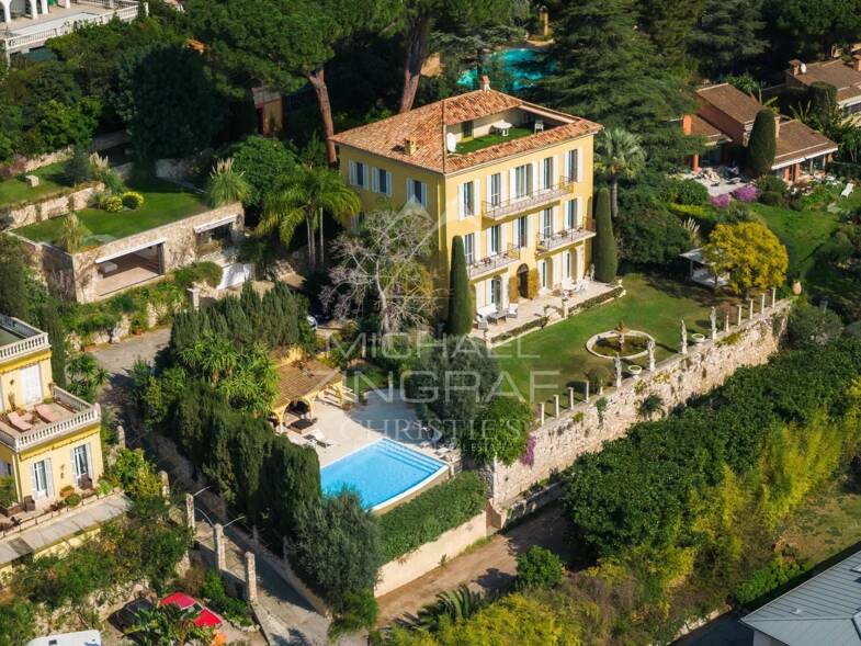 Villa à vendre 24 000 000 € 4 chambres 559 m² 2 933 m² de terrain Èze 06360