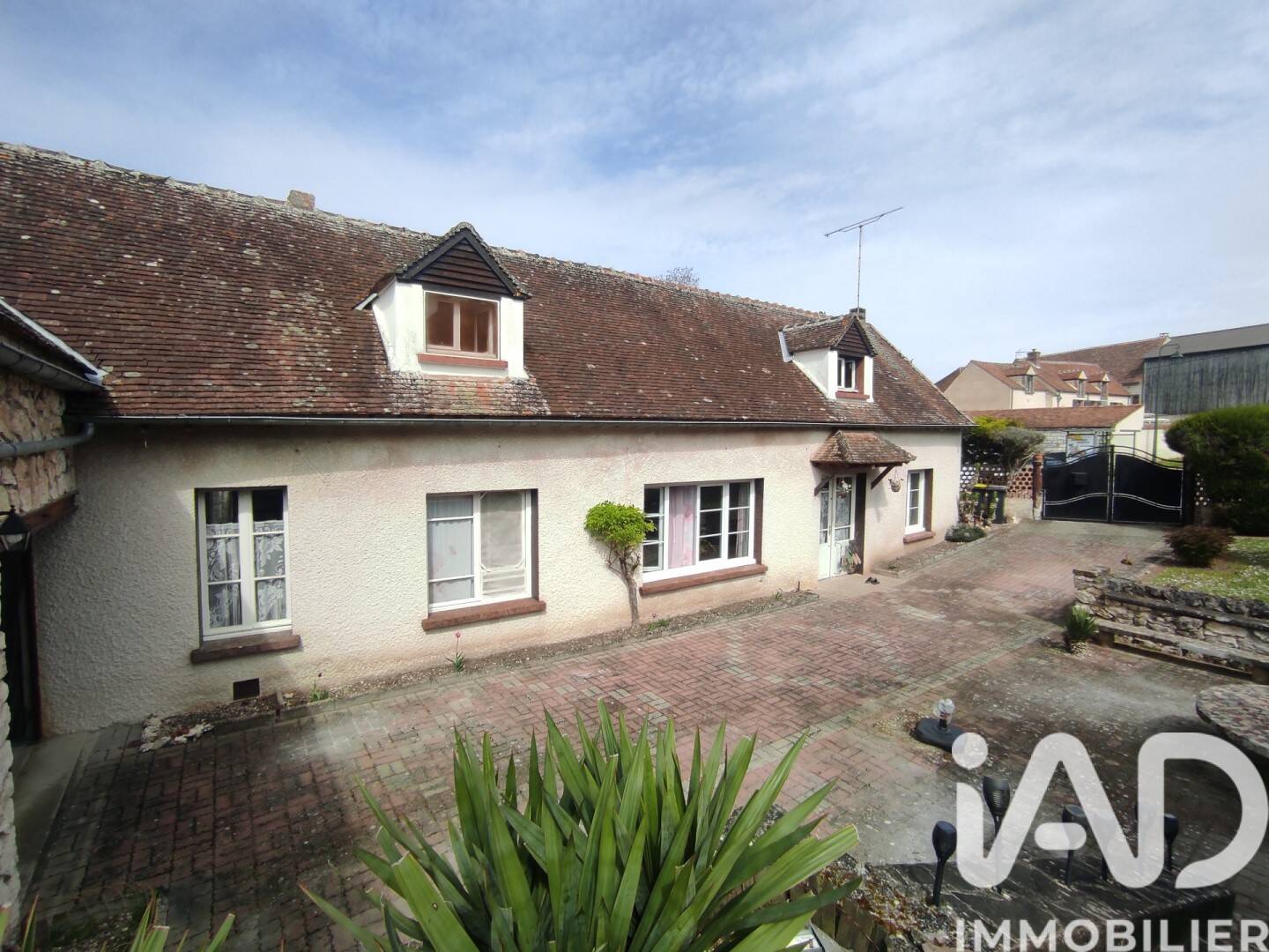 Maison 5 pièces 142 m² · à Montigny-le-Guesdier · 142 m² · 224 000 €
