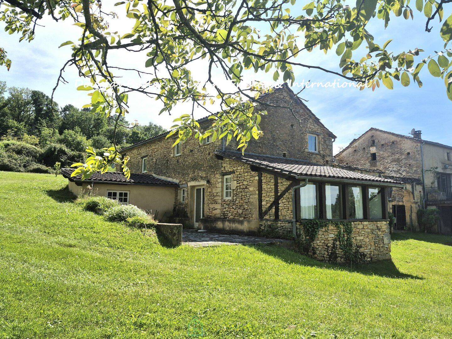 Maison 21 pièces 320 m² · à Pays de Belvès · 320 m² · 405 000 €