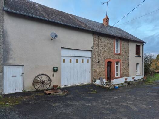 Maison à vendre 65 000 € 5 pièces 3 chambres 95 m² 601 m² de terrain Colondannes 23800