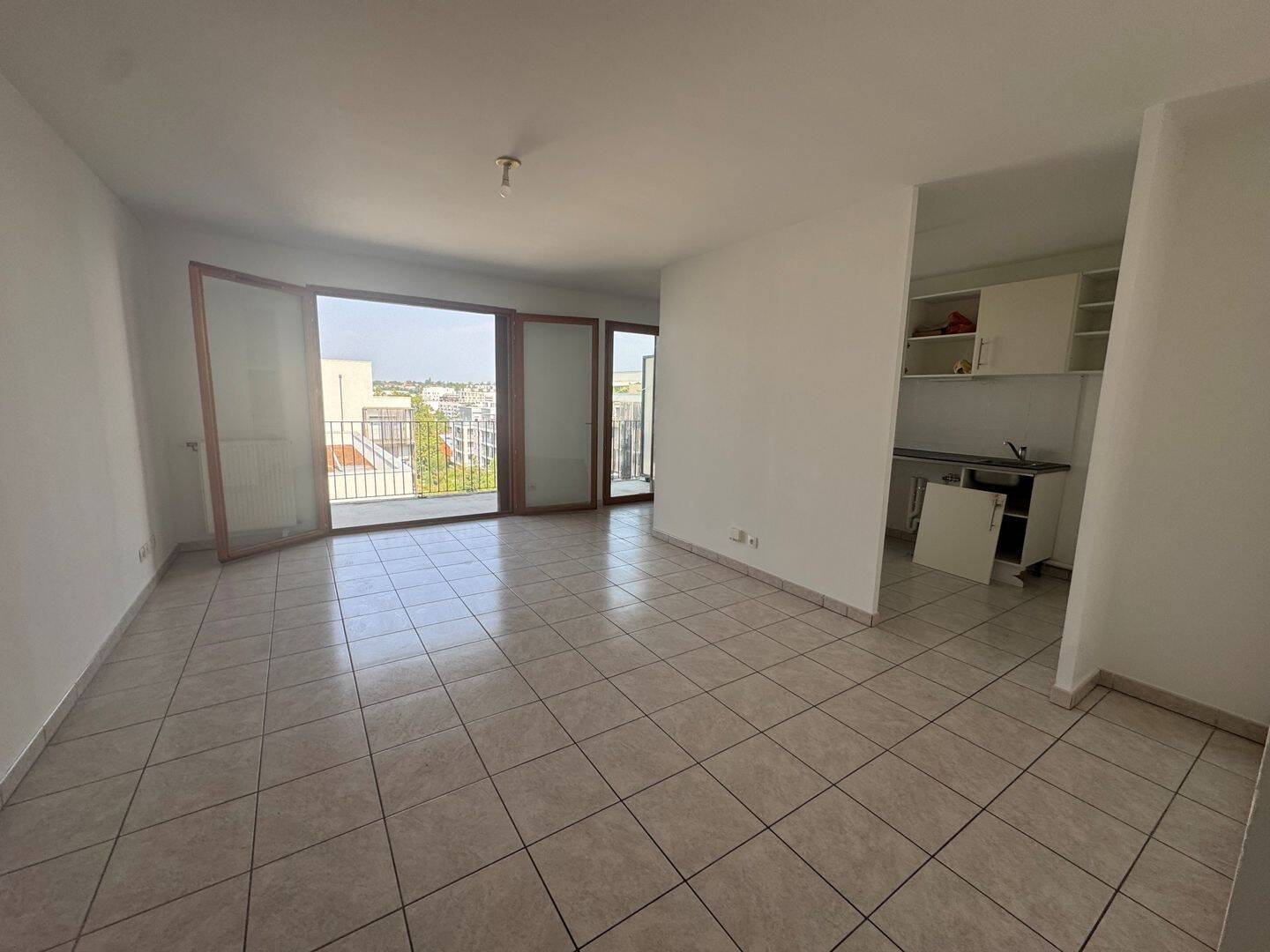 Appartement 4 pièces 76 m² · à Lyon 9ème Arrondissement · 75,7 m² · 1 003 €