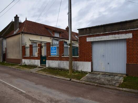 Maison à vendre 129 000 € 4 pièces 2 chambres 122 m² 1 596 m² de terrain Aix-Villemaur-Pâlis 10160