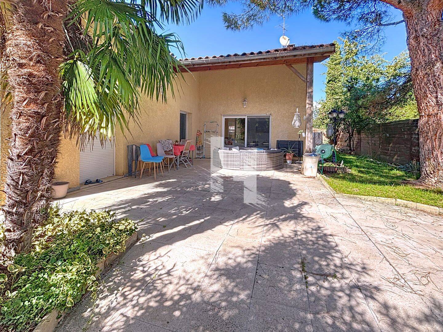 Maison 6 pièces 240 m² · à Saint-Priest · 240 m² · 420 000 €