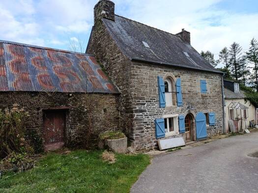 Maison à vendre 132 290 € 6 pièces 2 chambres 140 m² 5 590 m² de terrain Poullaouen 29246