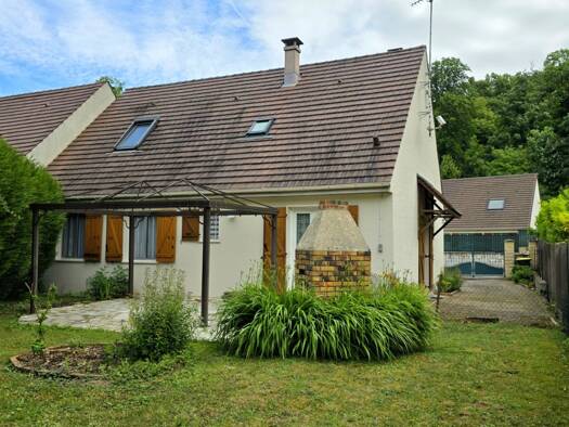 Maison à vendre 284 500 € 5 pièces 3 chambres 139 m² 620 m² de terrain Creil 60100