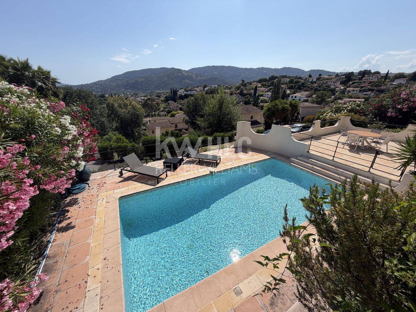 Maison 5 pièces 115 m² · à La Roquette-sur-Siagne · 114,7 m² · 695 000 €