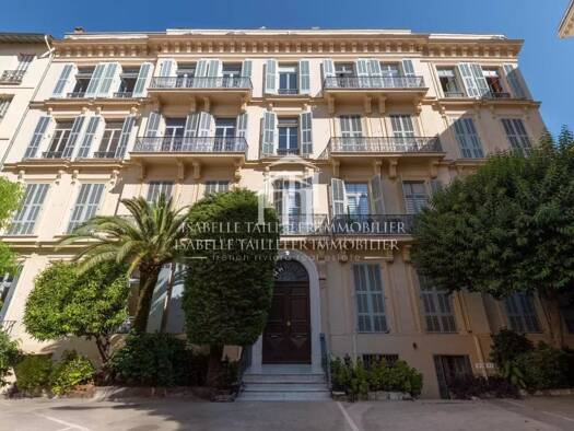 Appartement à vendre 1 390 000 € 6 pièces 4 chambres 190 m² Étage 2/4 Médecin Nice 06000