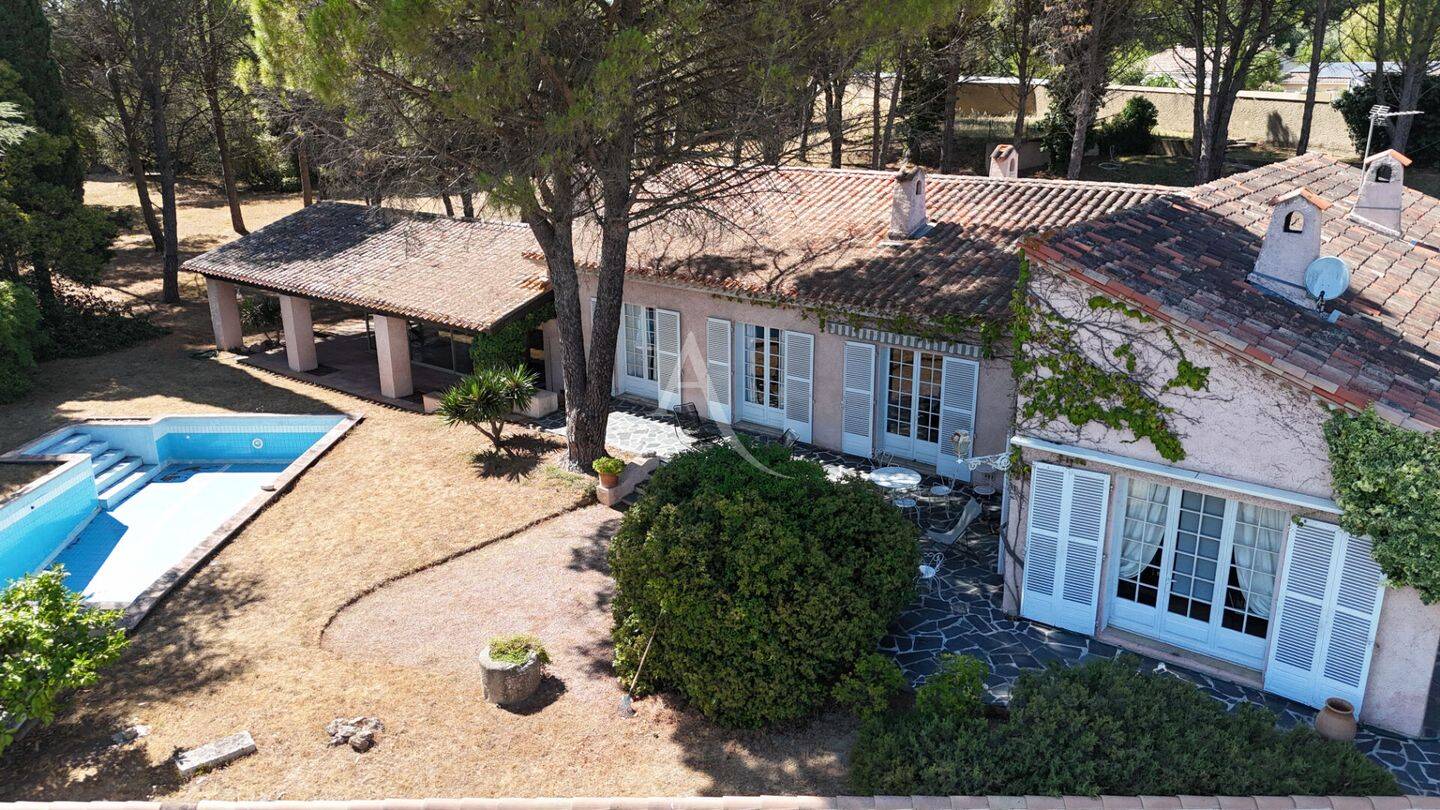 Maison 6 pièces 215 m² · à Villemoustaussou · 215 m² · 540 000 €