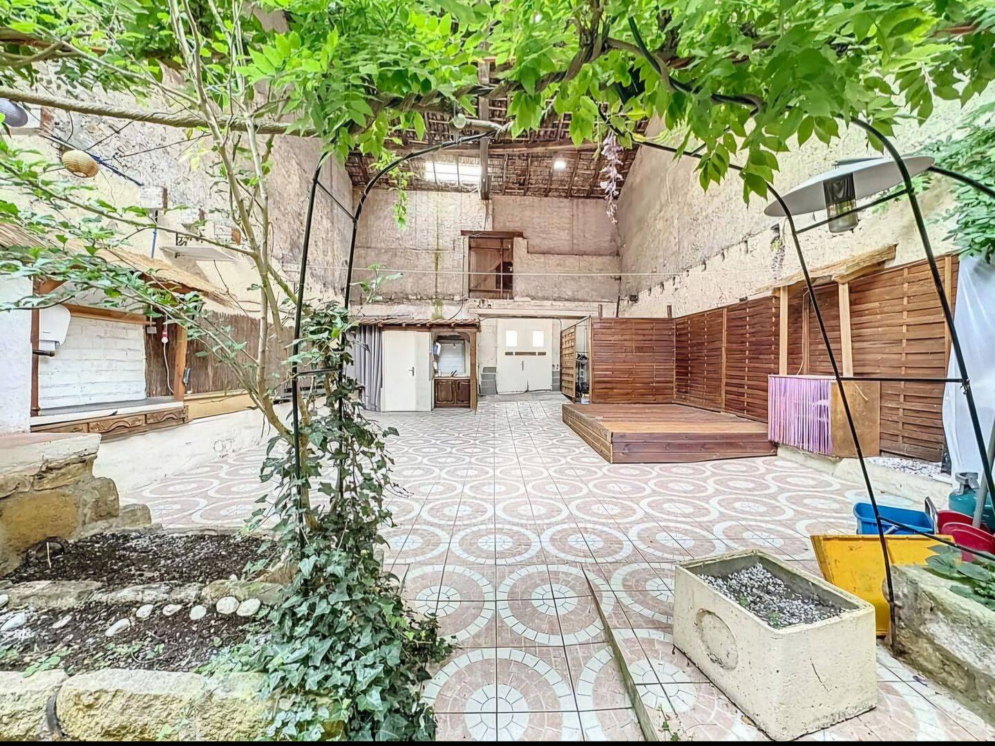 Maison 8 pièces 250 m² · à Laneuveville-Devant-Nancy · 250 m² · 259 000 €