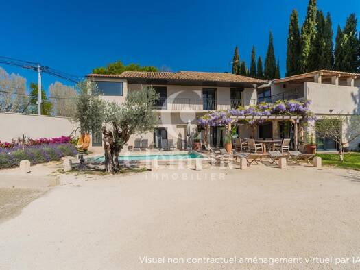 Maison à vendre 549 000 € 1 pièce 4 chambres 181 m² 700 m² de terrain Piolenc 84420