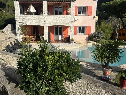 Maison à vendre 1 680 000 € 7 pièces 6 chambres 342 m² 1 770 m² de terrain Brusquets Antibes 06600