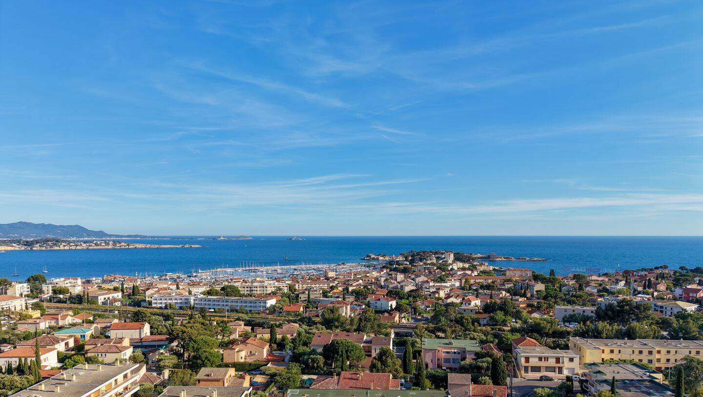 Maison 7 pièces 230 m² · à Bandol · 230 m² · 1 400 000 €