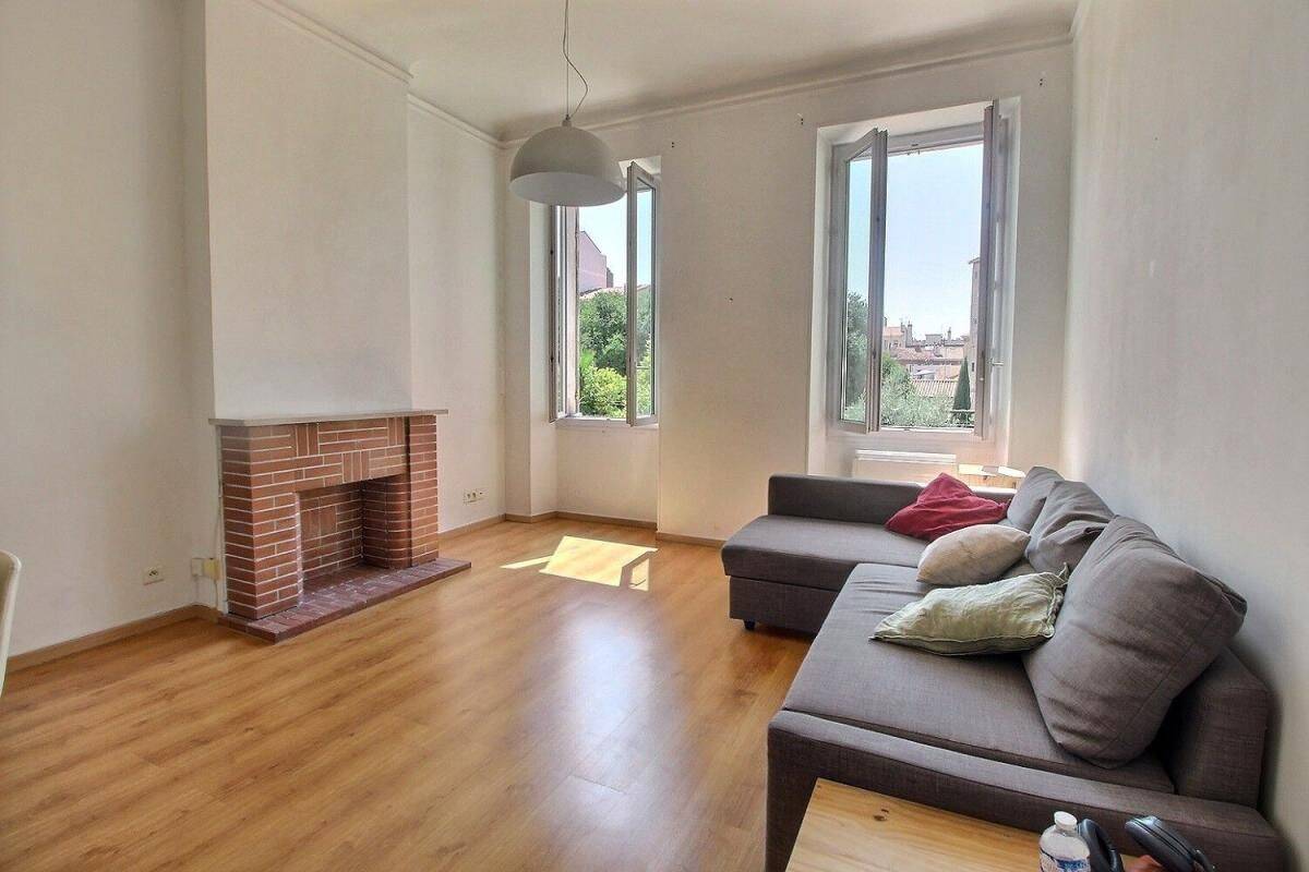 Appartement 2 pièces 46 m² · à Marseille 5ème Arrondissement · 46 m² · 817 €/mois