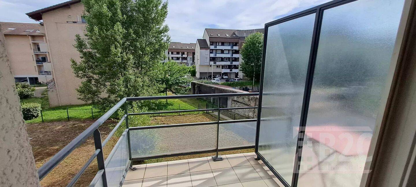 Appartement 1 pièce 18 m² · à Saint-Martin-d'Hères · 18 m² · 345 €/mois