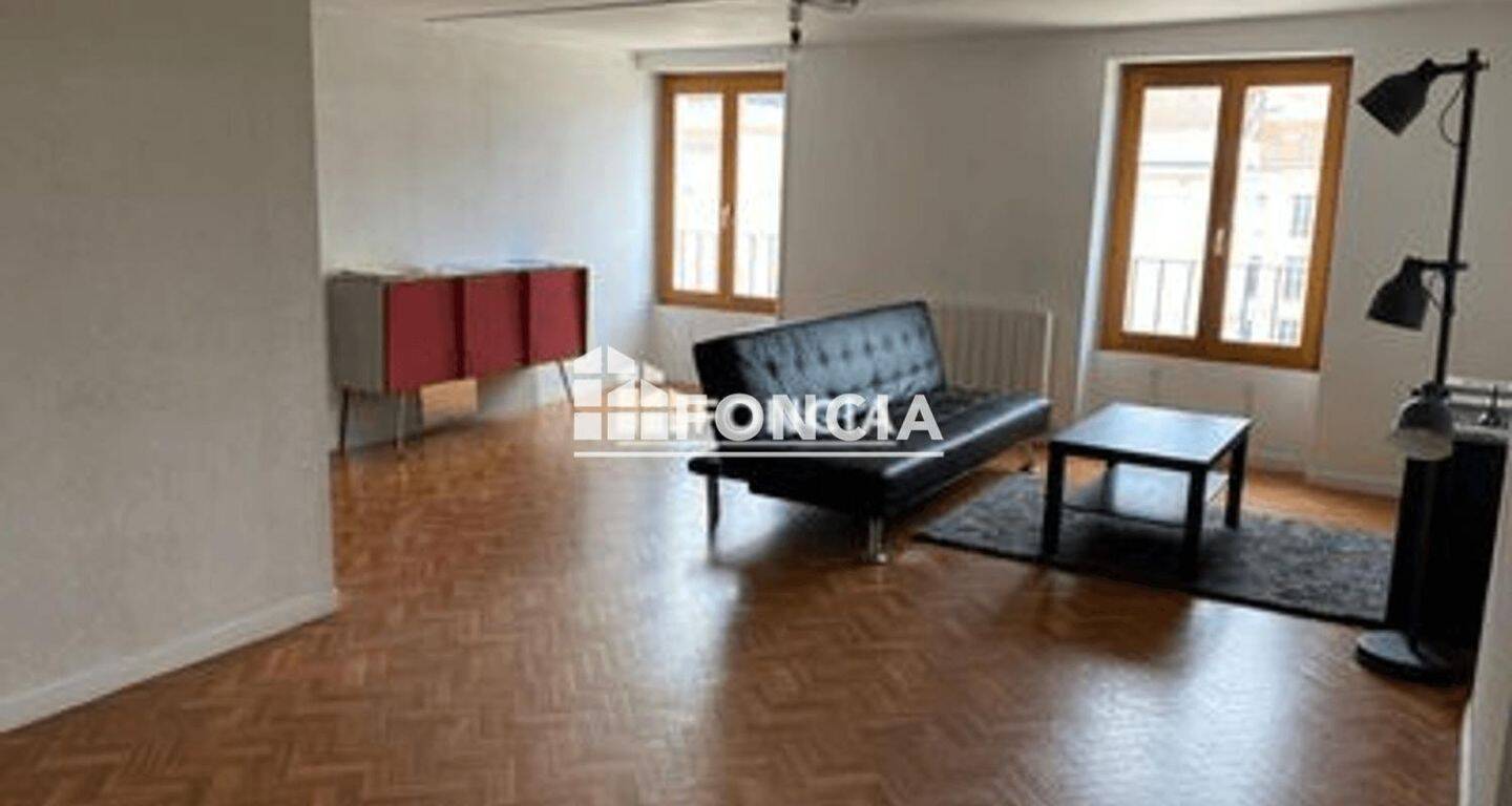 Appartement 2 pièces 52 m² · à Saint-Étienne · 51,8 m² · 400 €/mois