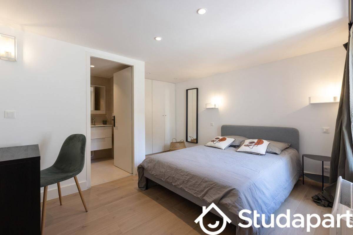 1 pièce 15 m² · à Lyon 7ème Arrondissement · 15 m² · 799 €