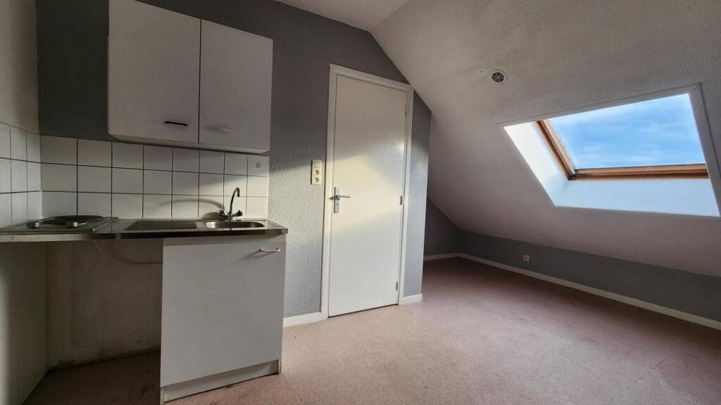 Appartement à louer 230 € 1 pièce 11,6 m² 2ème étage Faubourg de Mons-Pont Allant Maubeuge 59600