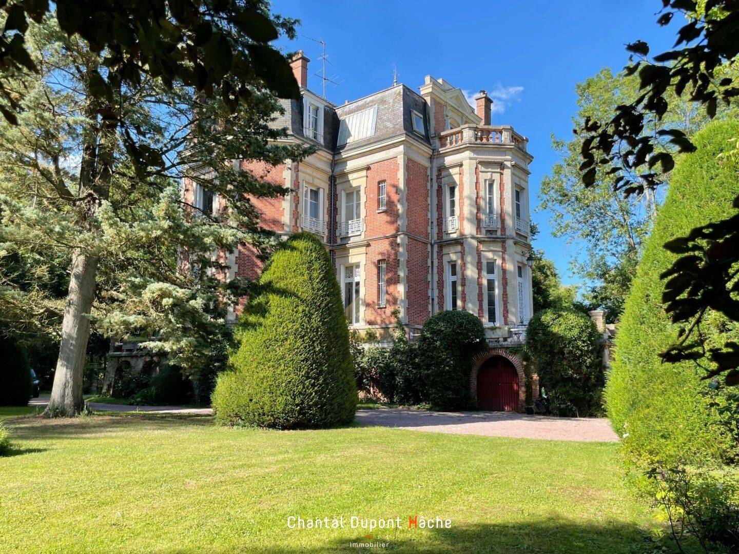 Maison 10 pièces 368 m² · à Chartres · 368 m² · 894 000 €