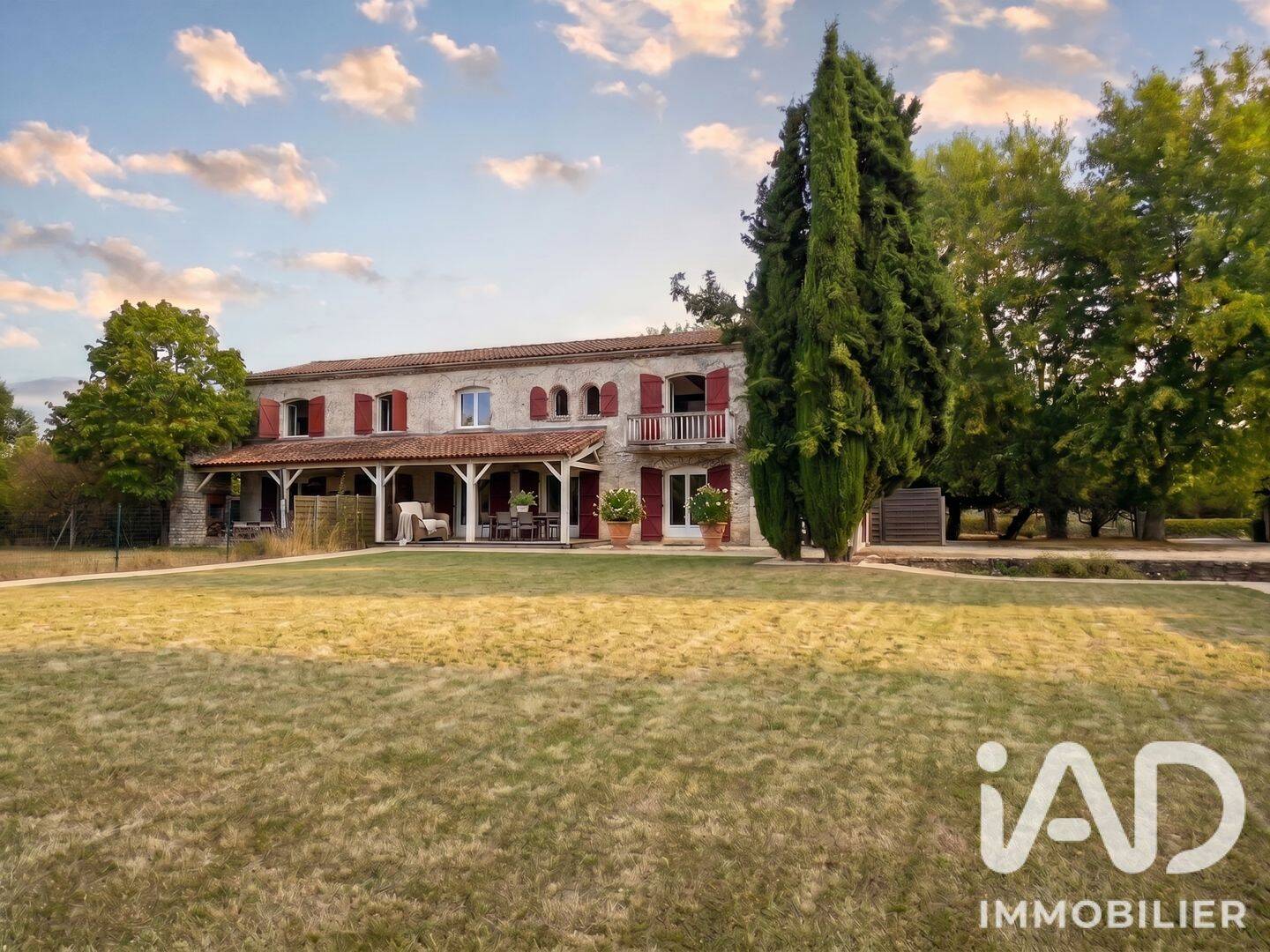 Maison 12 pièces 400 m² · à Jarnac · 400 m² · 480 000 €