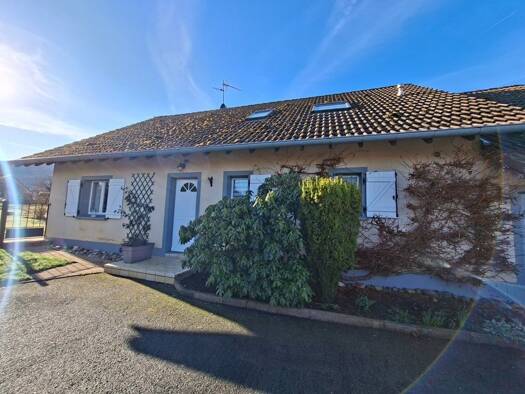 Maison à vendre 240 000 € 7 pièces 5 chambres 196 m² 1 465 m² de terrain Pierrefontaine-lès-Blamont 25310