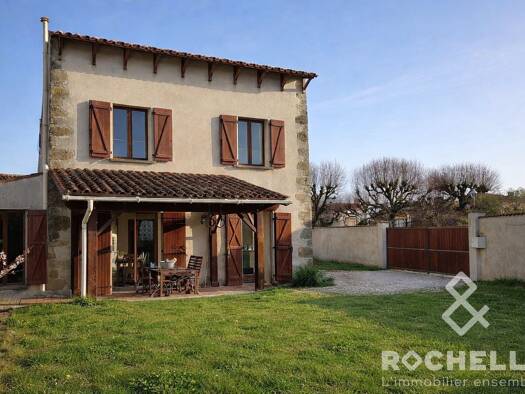 Maison à vendre 160 500 € 4 pièces 3 chambres 91,7 m² 318 m² de terrain Paillé 17470