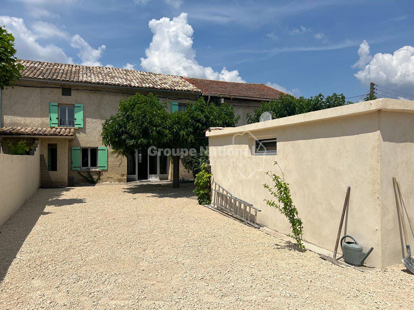 Maison 5 pièces 151 m² · à Entraigues-sur-la-Sorgue · 151 m² · 1 294 €