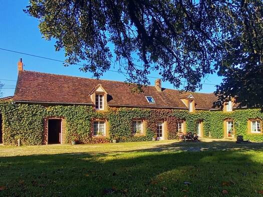 Maison à vendre 157 500 € 5 pièces 2 chambres 140 m² 3 103 m² de terrain Mortagne-au-Perche 61400