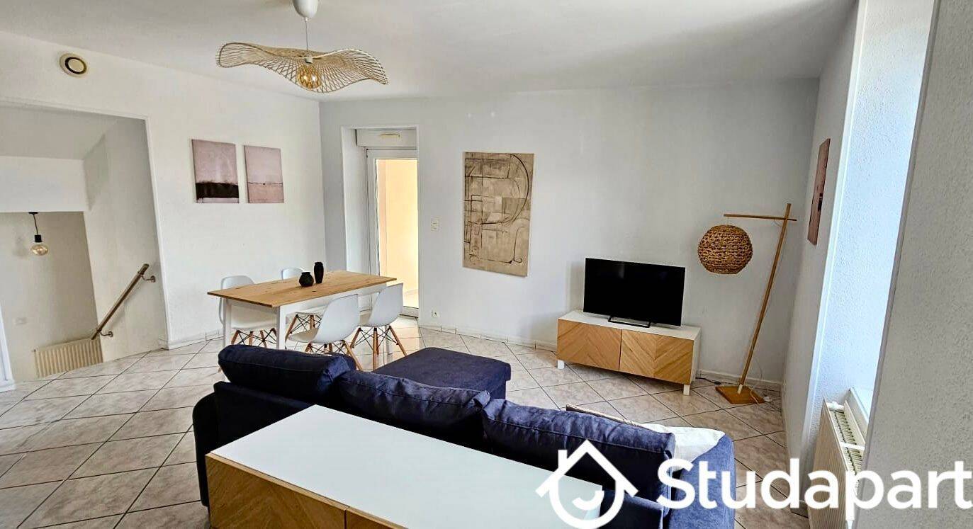 1 pièce 11 m² · à Échenoz-la-Méline · 11 m² · 375 €
