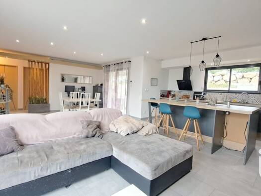 Maison de plain-pied à vendre 320 000 € 4 pièces 3 chambres 113 m² 1 200 m² de terrain Saint-Clair 07430