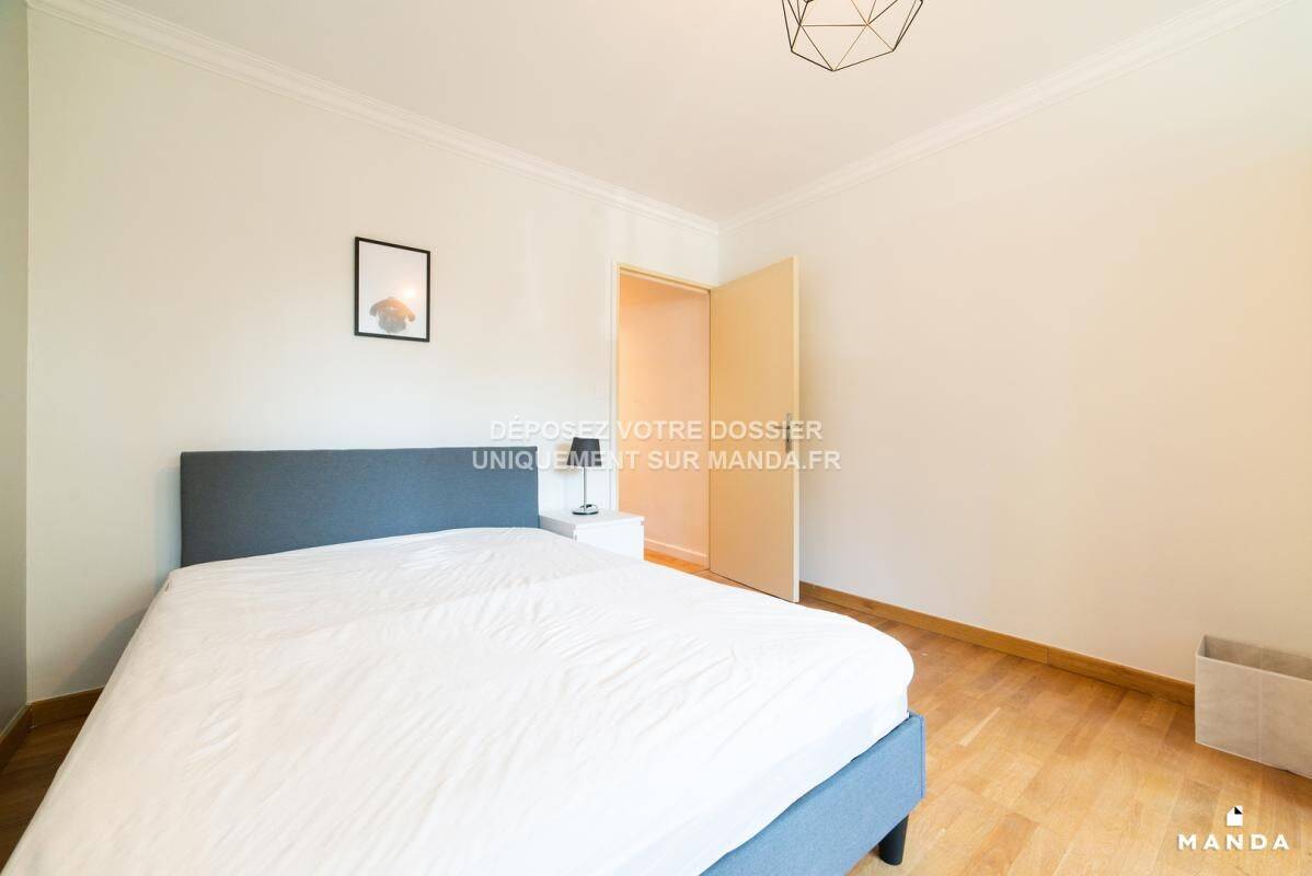 Chambre en colocation toutes charges incluses avec une place de — 7