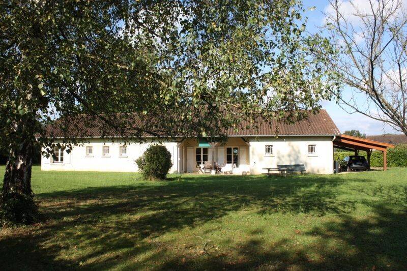 Maison 7 pièces 200 m² · à La Genête · 200 m² · 250 000 €