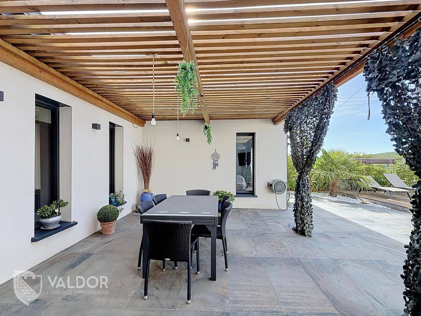 Maison 5 pièces 113 m² · à Quincié-en-Beaujolais · 112,7 m² · 399 000 €