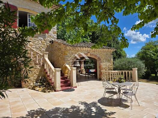 Maison à vendre 515 000 € 6 pièces 4 chambres 158,1 m² Allègre-les-Fumades 30500