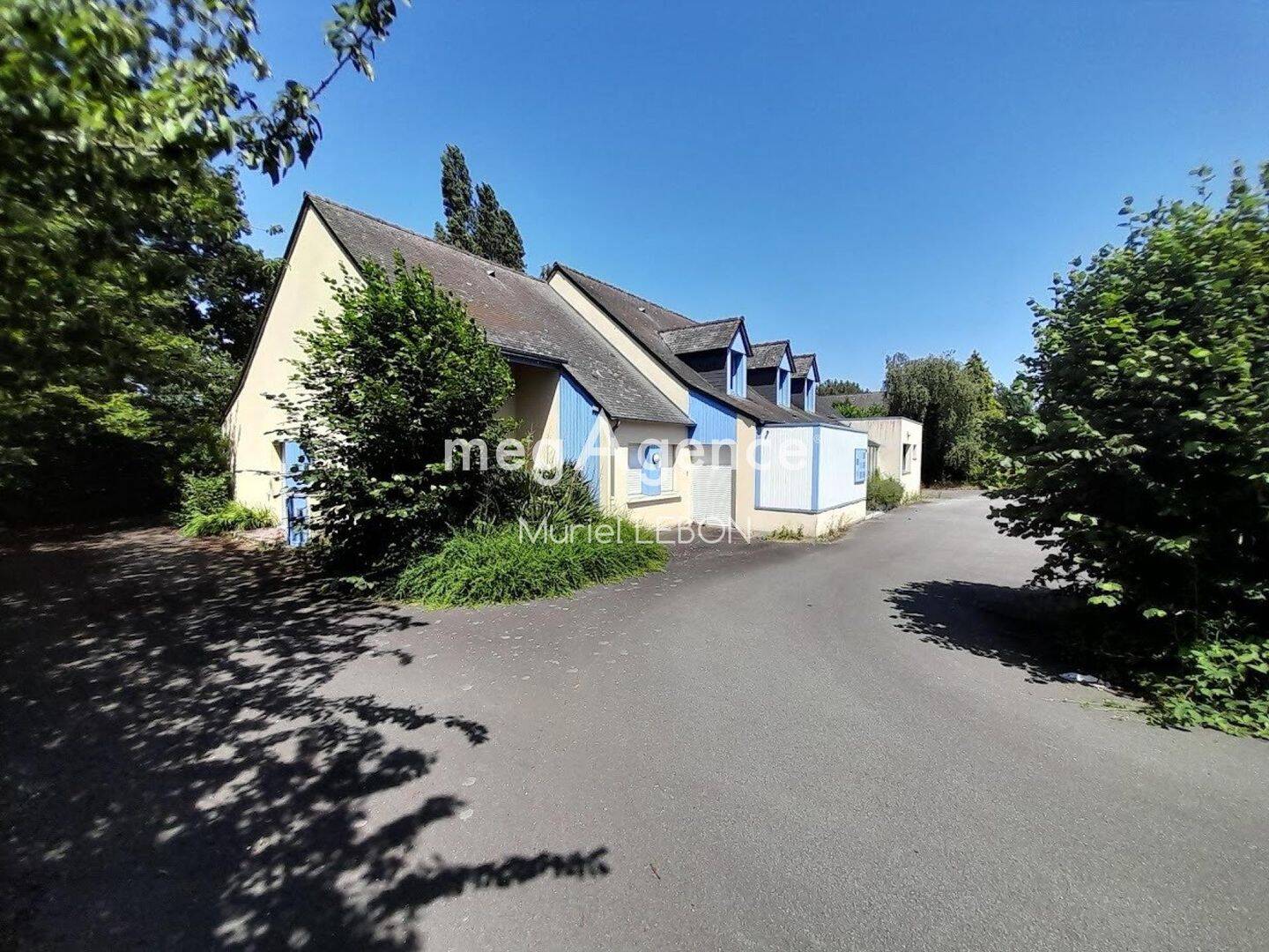 Maison 12 pièces 300 m² · à Val-Couesnon · 300 m² · 259 000 €