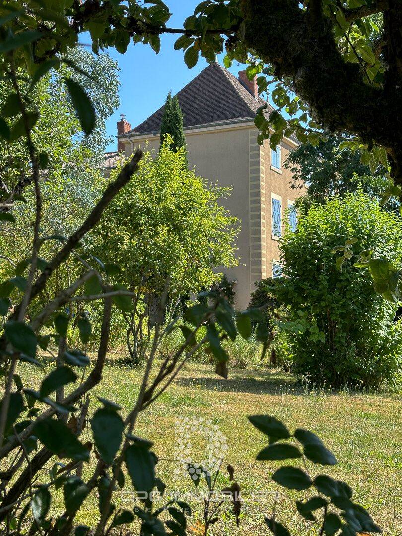 Maison 15 pièces 356 m² · à Matour · 356 m² · 630 000 €