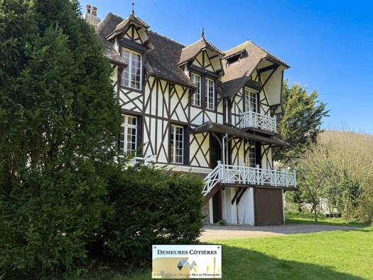 Villa à vendre 649 000 € 6 pièces 4 chambres 180 m² 3 794 m² de terrain Yport 76111