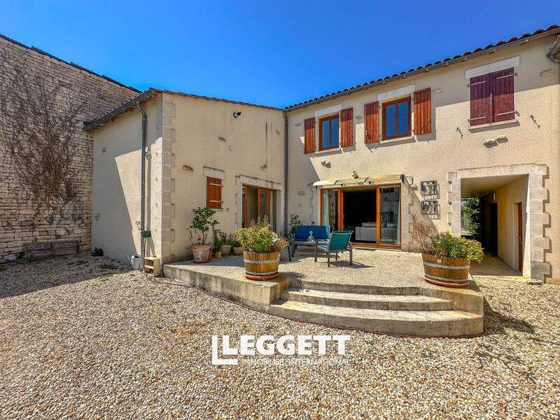 Maison 6 pièces 156 m² · à Chassors · 156 m² · 199 800 €